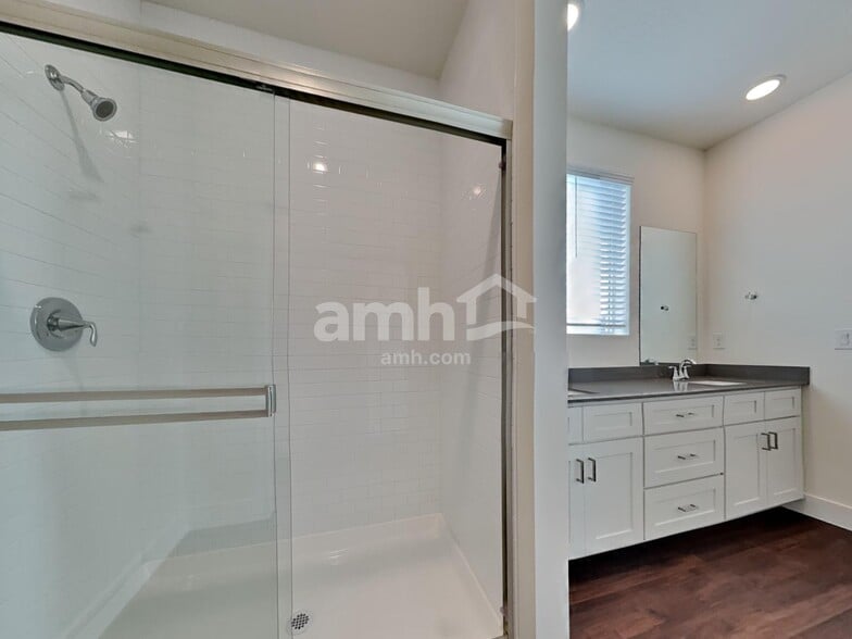 Building Photo - 10000 W Raleigh St