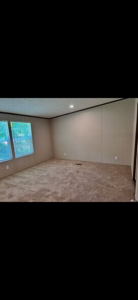Building Photo - 2642 Forbes Rd