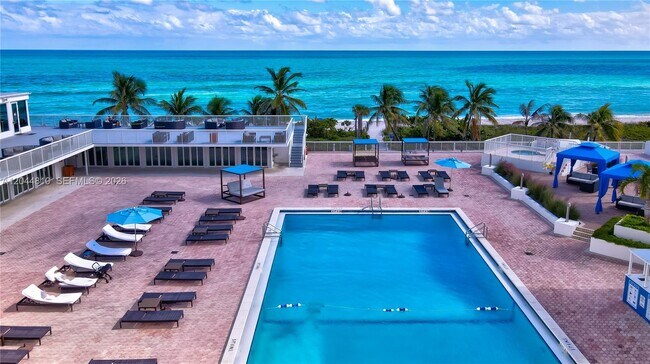 Building Photo - 5401 Collins Ave