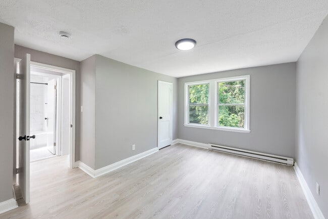 Building Photo - Burlieth Ridge Apartments