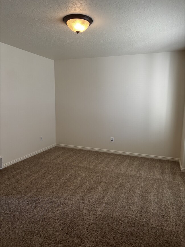 Building Photo - 2431 Ox Yoke Dr