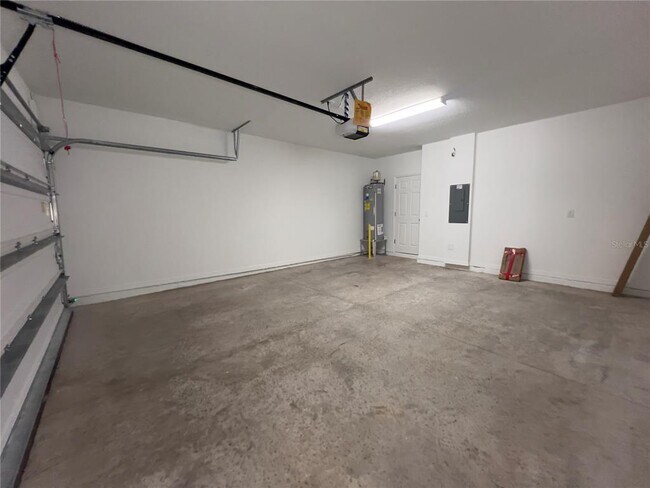 Building Photo - 490 Thompson Vlg Ave