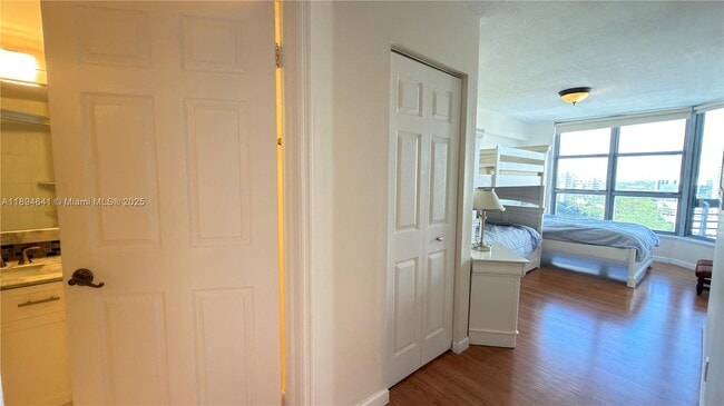 Building Photo - 3530 Mystic Pointe Dr