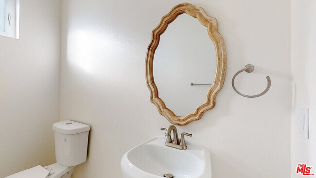 Building Photo - 307 Rosemont Ave