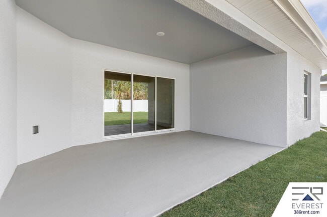 Building Photo - 71 Point of Woods Dr