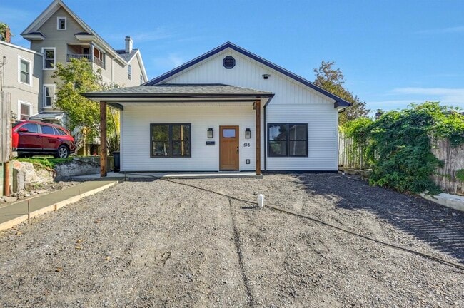 Building Photo - 515 Harrison Ave