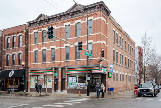 Building Photo - 957 W Armitage Ave