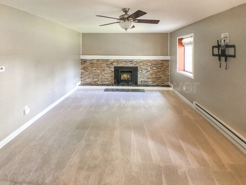 Building Photo - 7012 S Eudora St