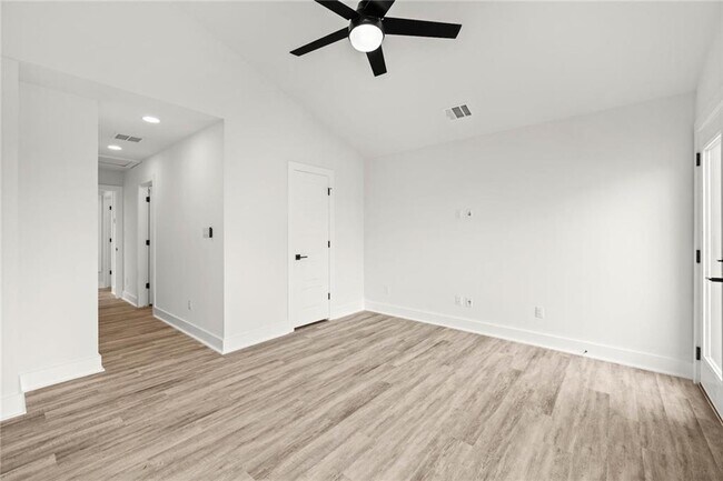 Building Photo - 21201 Portsmouth Cove