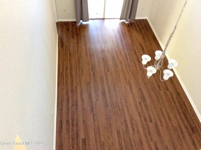 Building Photo - 812 Middleton Dr SW