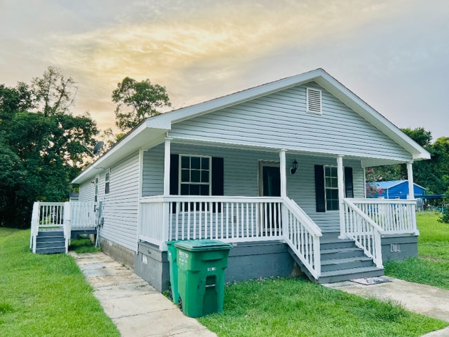 Building Photo - 607 Howard Ave