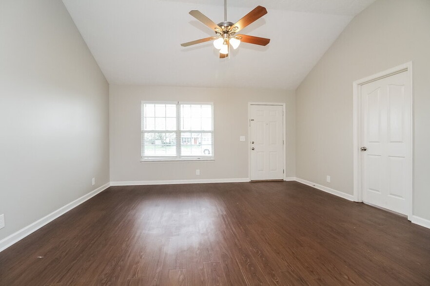 Building Photo - 1606 Vista Ct