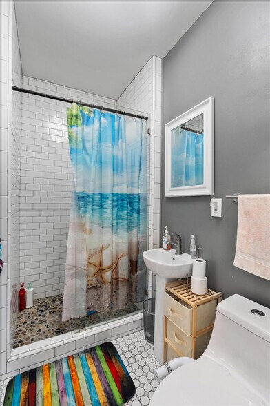 Building Photo - 2402 Desert Willow Dr