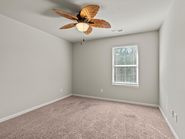 Building Photo - 208 Sedgewick Dr