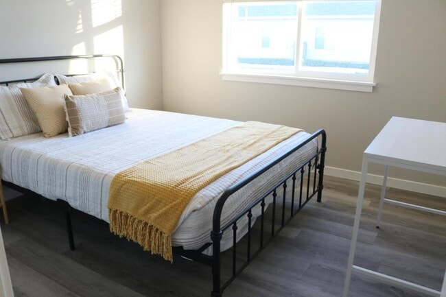 Building Photo - 3 Reserve Ct