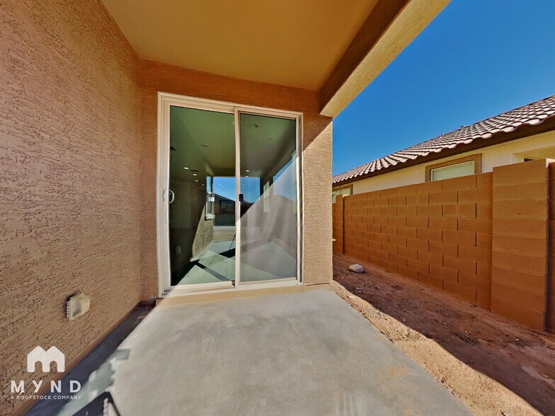 Building Photo - 19353 W Elm St