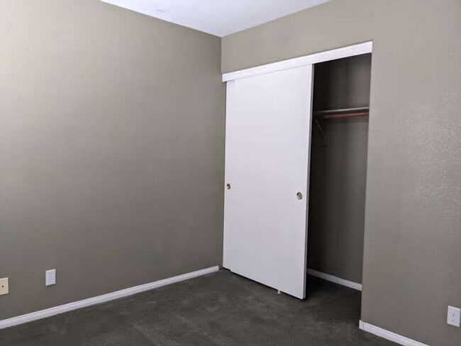 Building Photo - A Very nice and Large 4 Bedroom, 3 Bathroom, 2 STORY Home in Desert Shores!!!!