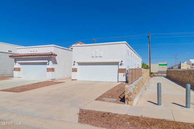 Building Photo - 14993 Eddie Mullens Ct