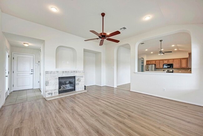 Building Photo - Large home in Pflugerville!  3 car garage - Highland Park Neighborhood
