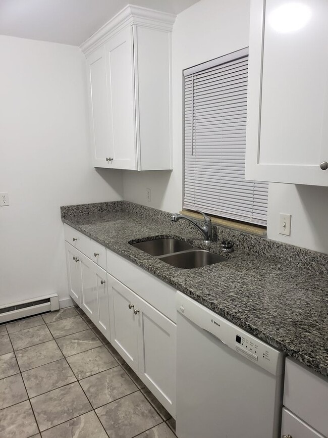 Building Photo - 3 Bedroom unit near ODU