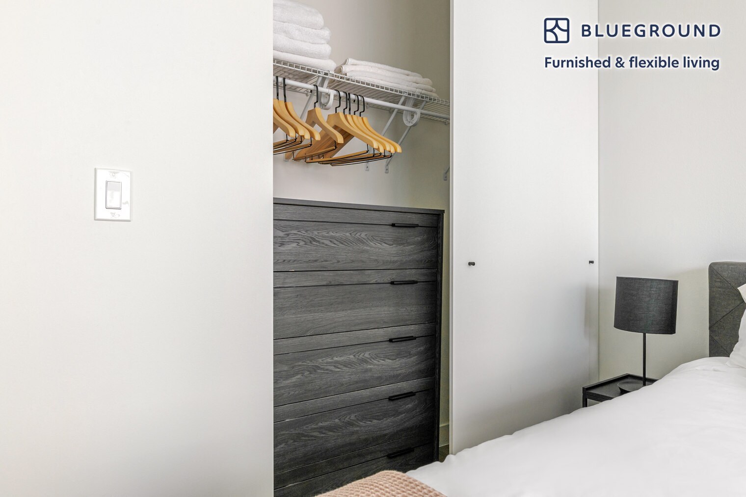 Building Photo - 21 E Chestnut St