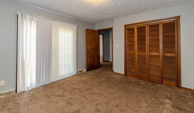 Building Photo - 9104 Woodpark Ln NW
