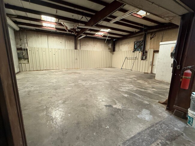 Building Photo - Charming 3 Bedroom, 2 Bath Home with Large Attached Shop in South Dalton