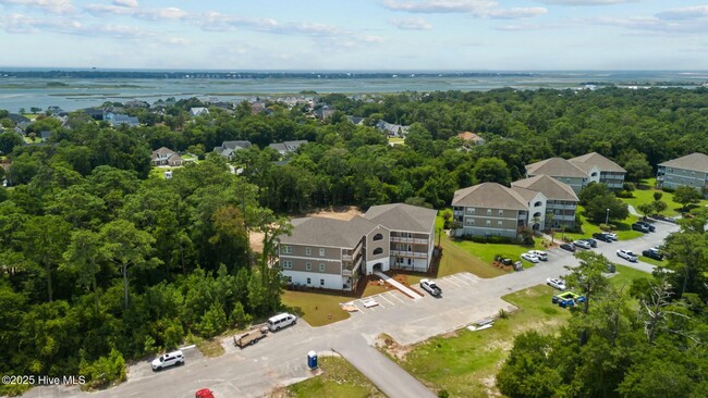 Building Photo - 400 Lighthouse Ln