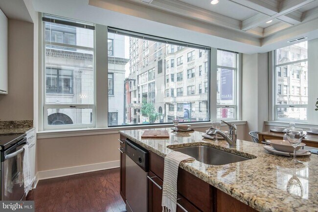 Building Photo - 1501 Locust St