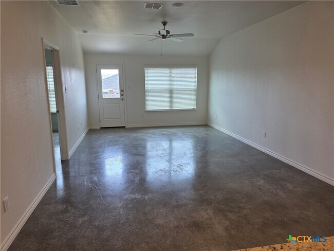 Building Photo - 1222 Concord Dr