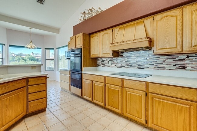 Building Photo - 5631 N Paseo Otono
