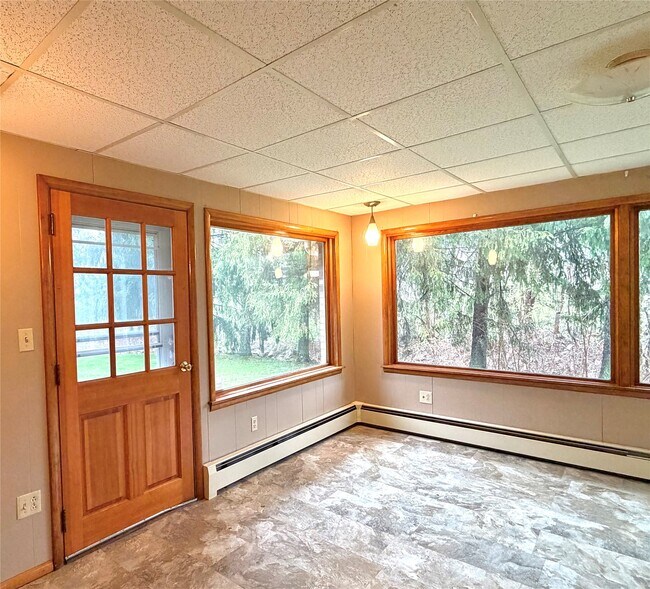 Building Photo - 99 Castle Creek Rd