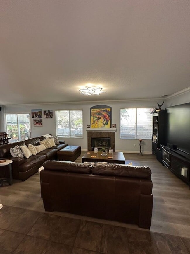 Building Photo - Upgraded Hallmark home on quiet cul-de-sac in a private community!