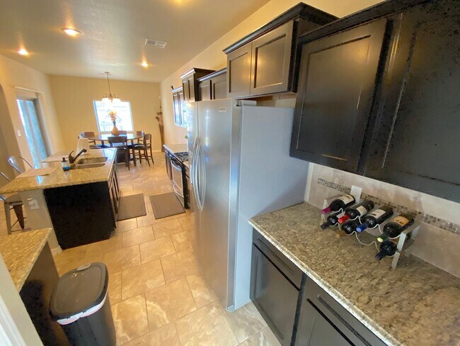 Building Photo - East El Paso 3 bed Refrig A/C w/ Gorgeous ...
