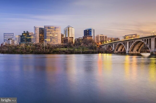 Building Photo - 1900 Key Blvd