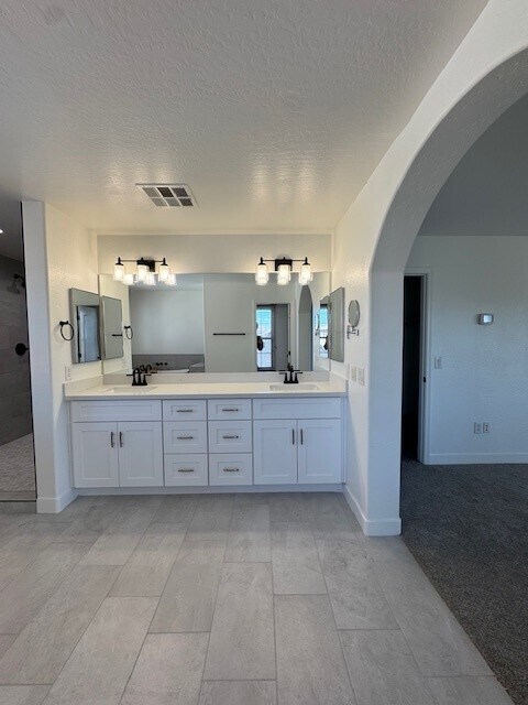 Building Photo - 3651 E Leslie Dr