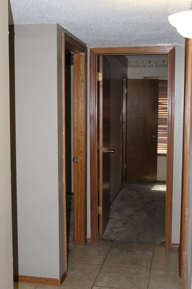 Building Photo - 3-bedroom house close to tech!