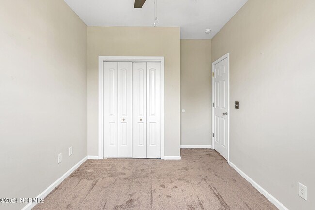 Building Photo - 310 Cedar Island Trail