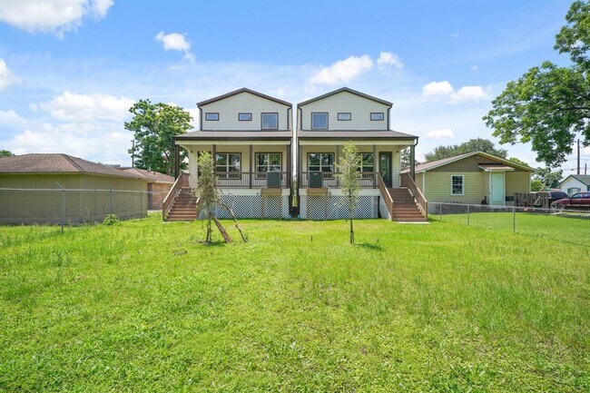Building Photo - 4914 Lavender St