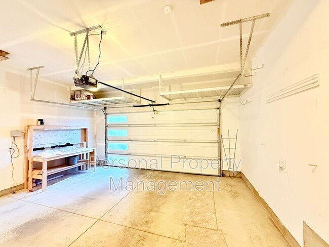 Building Photo - 15601 NE 107th St