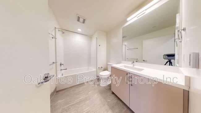 Building Photo - 532 Union St