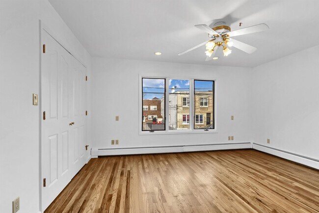 Building Photo - 234 Cliff St