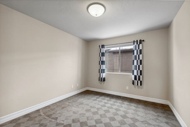 Building Photo - 4 bedroom, 3 bath, corner lot home