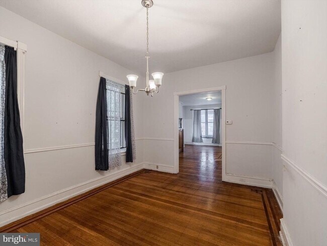 Building Photo - 242 Berkley St
