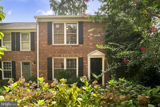 Primary Photo - 2514 S Walter Reed Dr