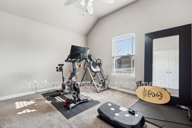 Building Photo - 3310 Windcrest Dr