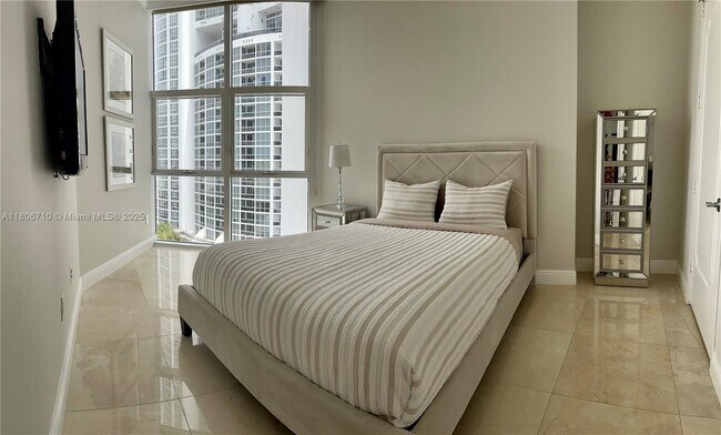 Building Photo - 18101 Collins Ave
