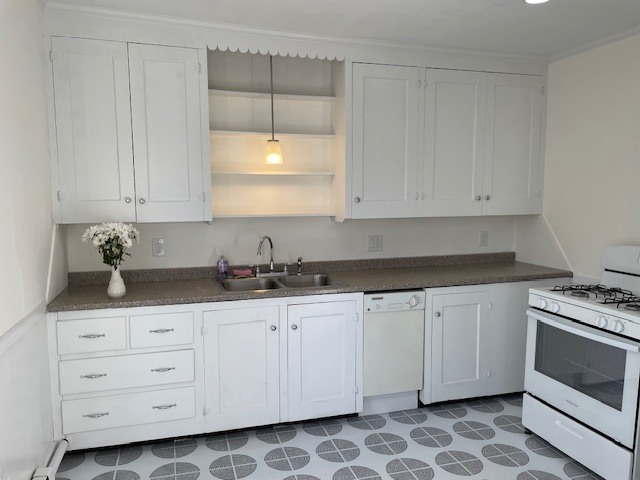 Kitchen - 462 N Main St