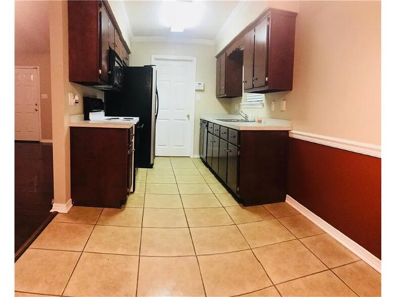 Building Photo - 2647 Weems Dr