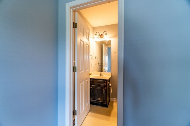 Building Photo - Beautiful one-level 3-Bedroom 2-Bath Ranch...